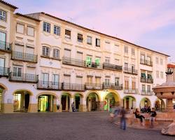 Evora historical center Giraldo square streets Evora Portugal (由 AI 生成)